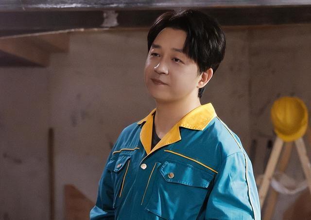 潘粤明手绘漫画谴责佩洛西，称其打扰了世界和平，这种人无耻至极