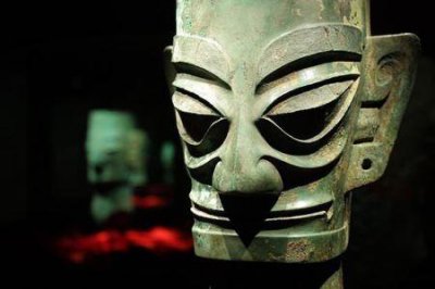 ​比特犬打得过藏獒吗？比特跟藏獒打架谁厉害