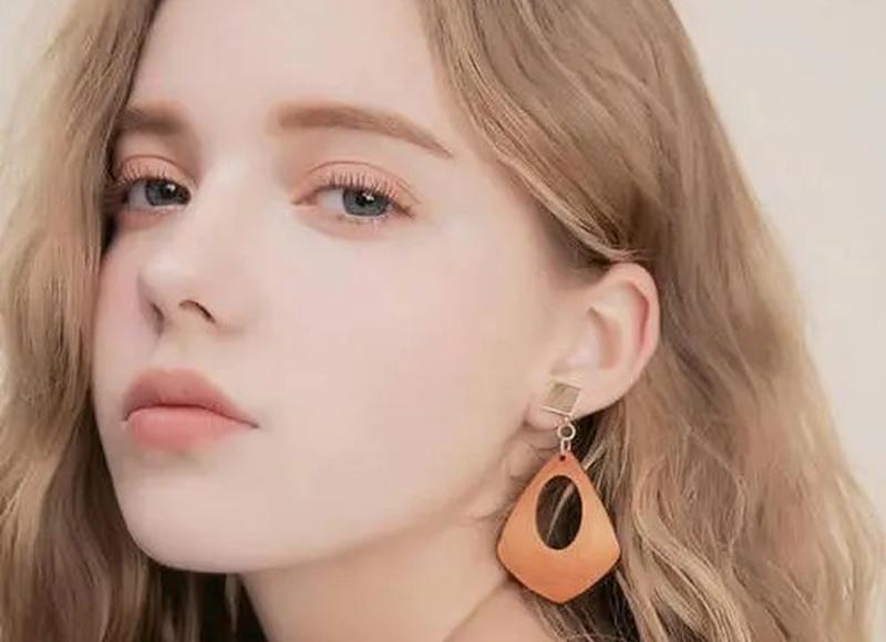 工作专注的女人