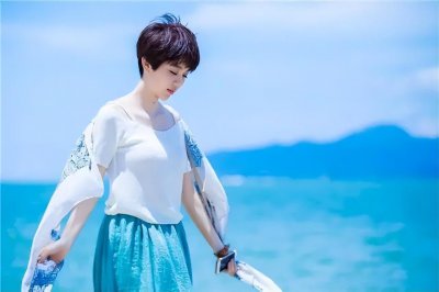 ​她就是“二胖”姜妍，一个被誉为“最美酒窝女孩”的年轻演员