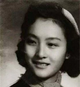 ​锦江饭店创始人董竹君离婚时撇下儿子夏大明,大明曾经怨恨母亲