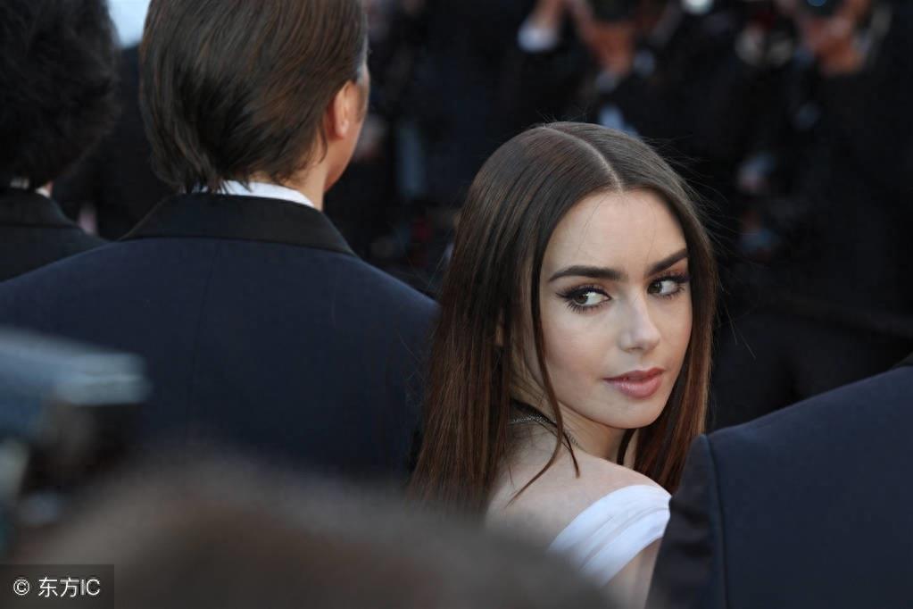 莉莉·柯林斯（Lily Collins）