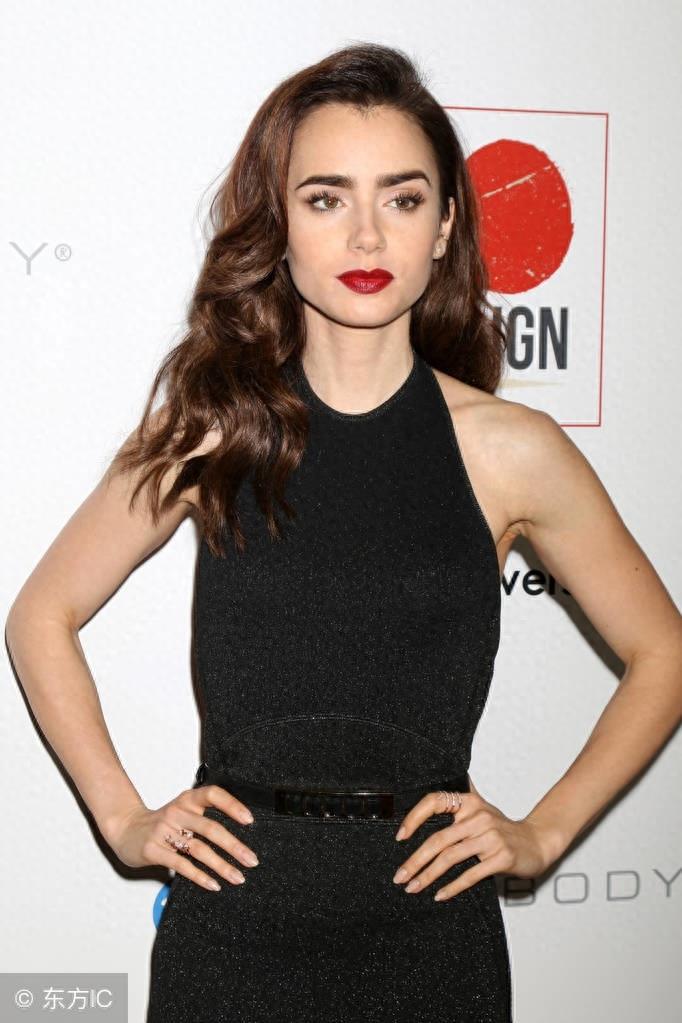 莉莉·柯林斯（Lily Collins）