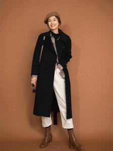 ​冬天穿“黑色大衣”有多高级？看看这6组气质搭配，照着穿准没错