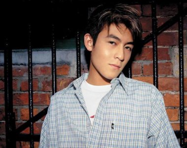 ​他是陈冠希父亲，与胡兵“传绯闻”，他的故事不比儿子简单