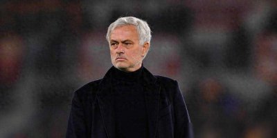 ​罗马官方：穆里尼奥下课