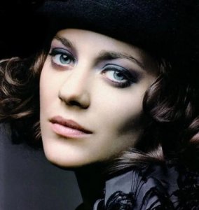 ​玛丽昂·歌迪亚 全球最美女性的玫瑰人生