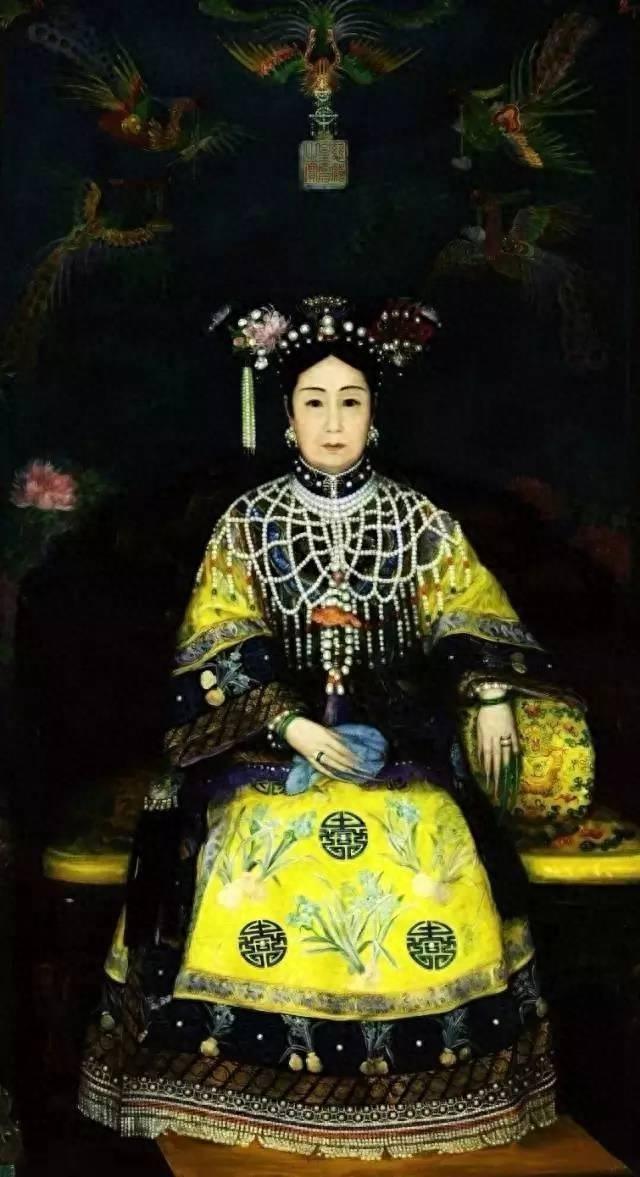 慈禧太后高清照：连皱纹都能看清，痴迷扮成观世音，图6为年轻照