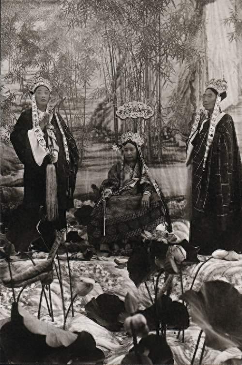 慈禧太后高清照：连皱纹都能看清，痴迷扮成观世音，图6为年轻照