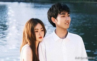 ​8字情侣短句一左一右 情侣暧昧短句一人一句