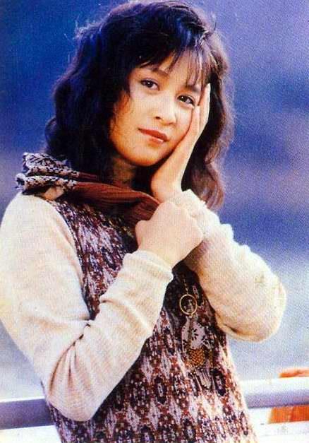 刘嘉玲年轻时的旧照合集