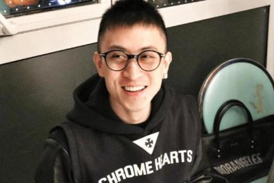 ​秦奋父亲身份被公开，父子两人被罚60万，称买股票凭的是感觉