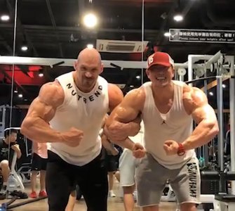 ​申驰：巨石强森健身教练，花样育儿成家长榜样，却因打果农翻车？