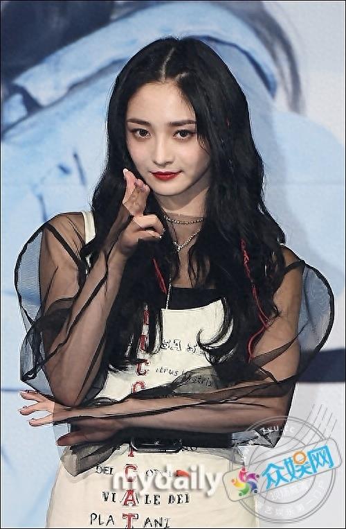 女团小分队PRISTIN V出击 网袜红唇造型魅惑性感热舞