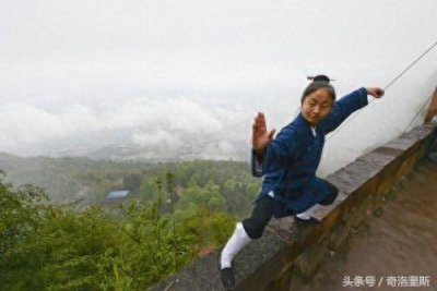 ​女大学生毕业后出家，成为泸州市第一个女道士，父母表示支持
