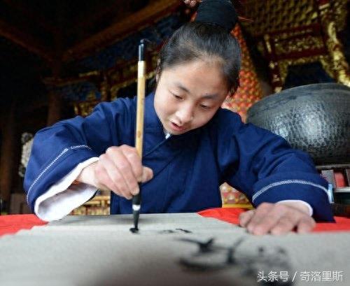 女大学生毕业后出家，成为泸州市第一个女道士，父母表示支持