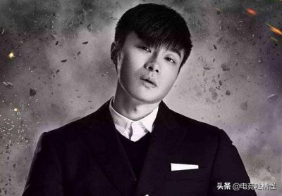 ​帝师：给大家看一下我自己开的奢饰品店，随便一件衣服都要上万块