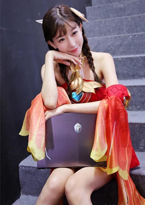 王者荣耀大乔各种Cosplay妖艳,谁更可爱更加迷人!