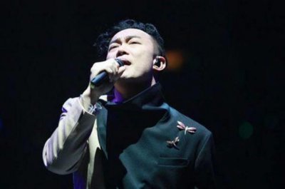 ​盘点拿过最多奖项的歌手，第一名是他