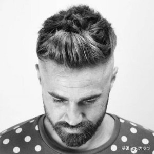 ​30款欧美潮男发型，格外讨得年轻人的欢心