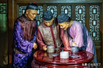 ​蟋蟀最“好斗”的季节到了 教你如何“斗”蟋蟀