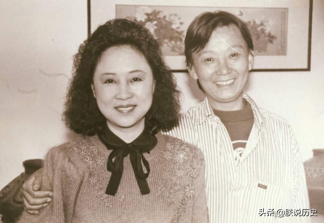 那些年的琼瑶，罕见生活老照片，培养出了一代又一代的“瑶女郎”