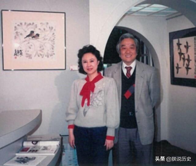 那些年的琼瑶，罕见生活老照片，培养出了一代又一代的“瑶女郎”