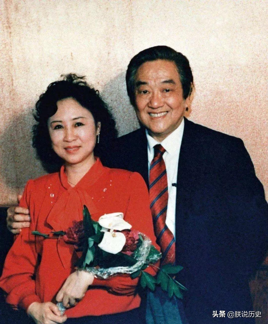 那些年的琼瑶，罕见生活老照片，培养出了一代又一代的“瑶女郎”