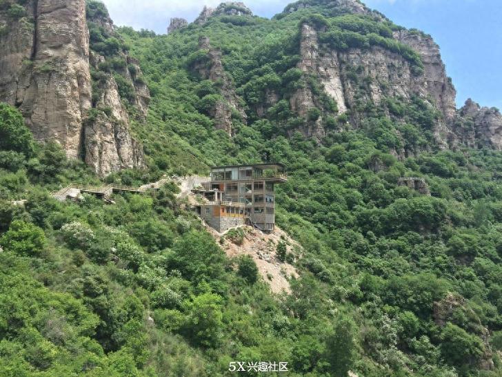 游河北白石山国内最长海拔最高的玻璃栈道