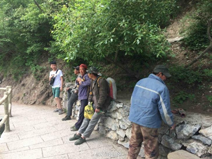 游河北白石山国内最长海拔最高的玻璃栈道