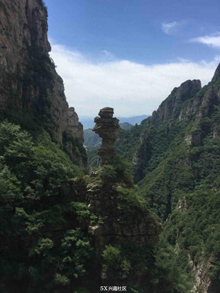 游河北白石山国内最长海拔最高的玻璃栈道