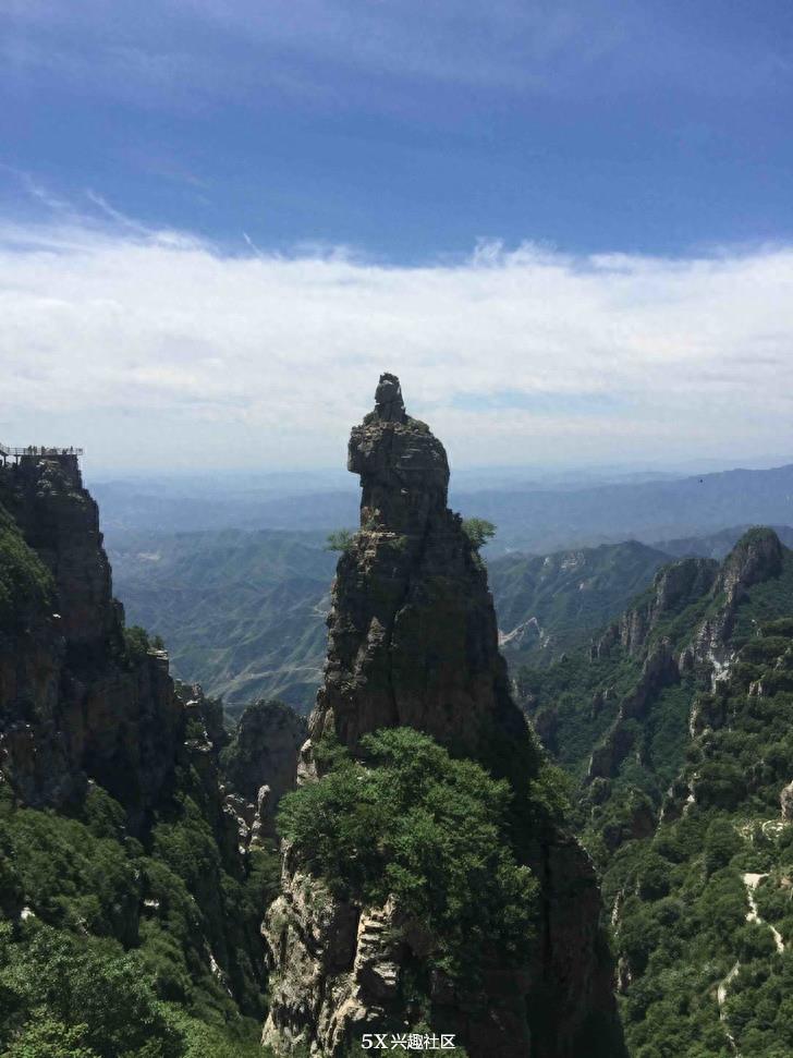 游河北白石山国内最长海拔最高的玻璃栈道
