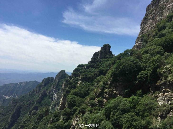 游河北白石山国内最长海拔最高的玻璃栈道