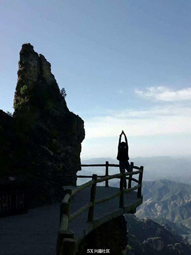 游河北白石山国内最长海拔最高的玻璃栈道