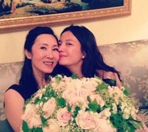 王健林生命中重要的3个女人 最后一个是大美女