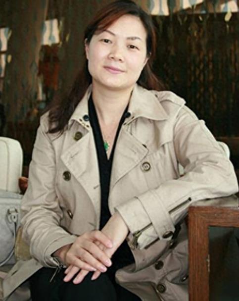 王健林生命中重要的3个女人 最后一个是大美女