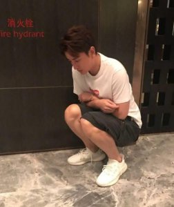 ​贾乃亮微博发声，最先站出来力挺他的明星是她，网友：女神够魄力