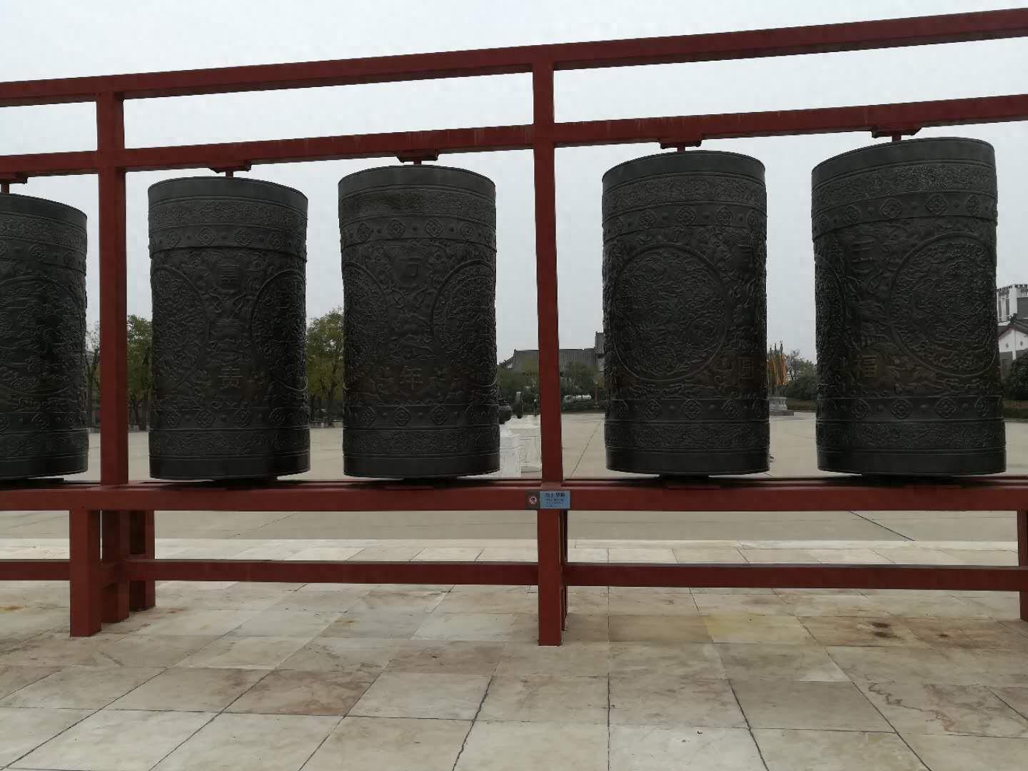 财神赵公明故里财神庙，位于老子李耳修道处，庙内问道阁直插云霄