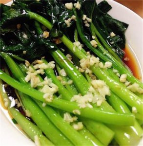 ​白灼是什么做法？大厨告诉你，白灼，不是简单的白水煮