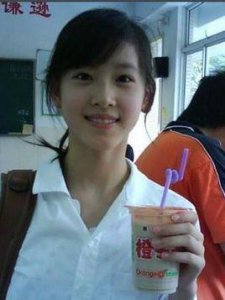 ​美翻了，快来大饱眼福下：奶茶妹妹清华跳舞旧照