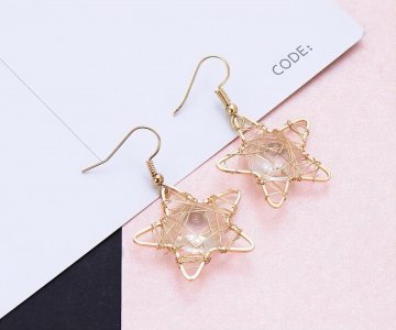 ​女生戴什么招桃花旺姻缘