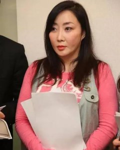 ​萧敬腾遭遇最强女粉丝，对方花费上亿包下其个人演唱会，后成邻居