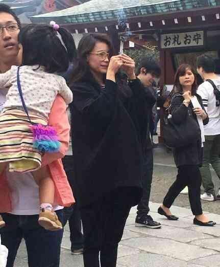 一众女神扎堆怀宝宝，最美孕妈竟然是她！