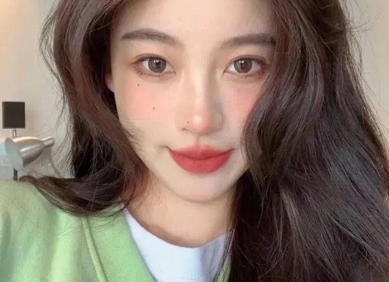 对方说在干嘛高情商回复，你在干嘛的机智神回复