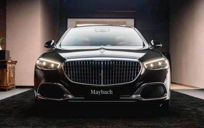 ​北京偶遇1200万迈巴赫，看到车牌后，网友：这才是汽车“天花板”