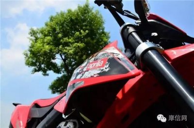 ​摩信网首测｜丛林漫步者：Aprilia DRD125