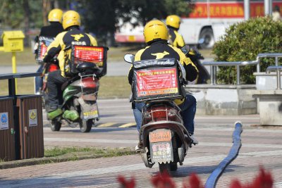 ​外卖小哥：现代时代的城市“英雄”