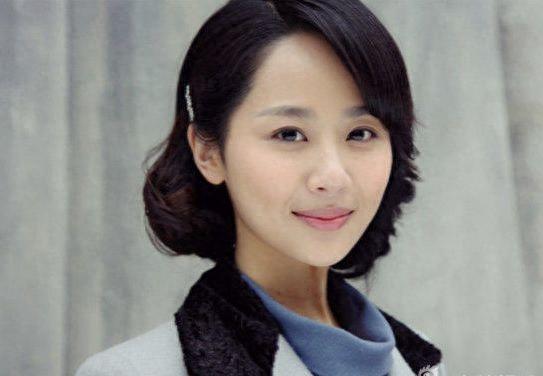 杨紫是否真如传闻中的整过容，看过这几张照片你就明白了