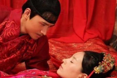 ​李治刁难张公艺,赏2梨要求900个人分吃,如何面对的?