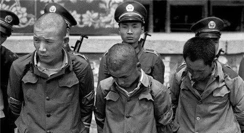 37年前，8名未成年人，一天连杀27人，轰动全国